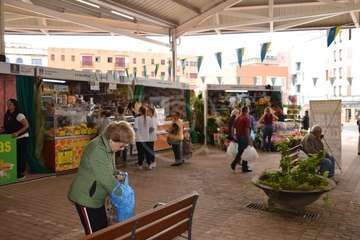 Presentación del calendario solidario 2010 en el Mercado Municipal de Telde (Foto TA)